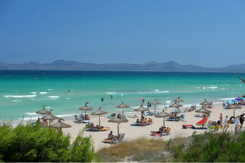 Stranden i Alcudia er populær