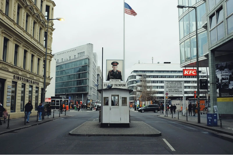 Checkpoint Charlie var den mest kendte grænseovergang mellem Øst- og Vestberlin