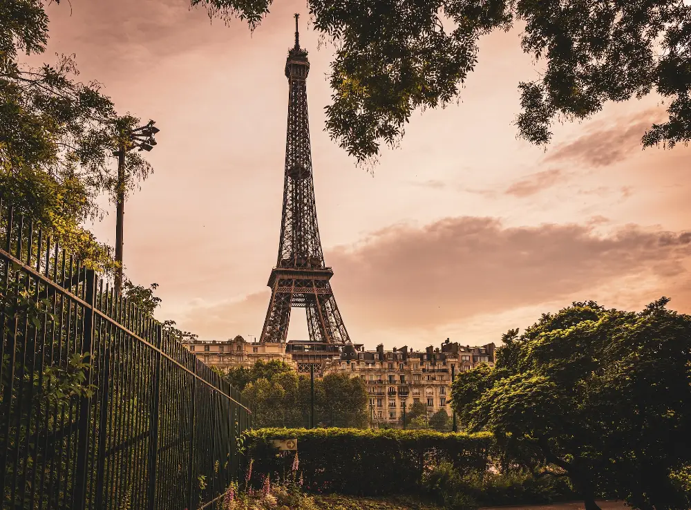 Eiffeltårnet er Paris' største seværdighed