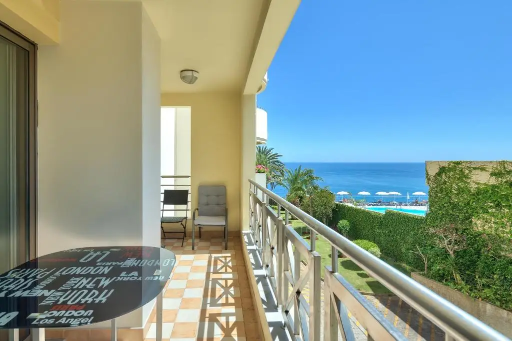 Quinta Falesia Apartment er en ferielejlighed i Funchal med pool