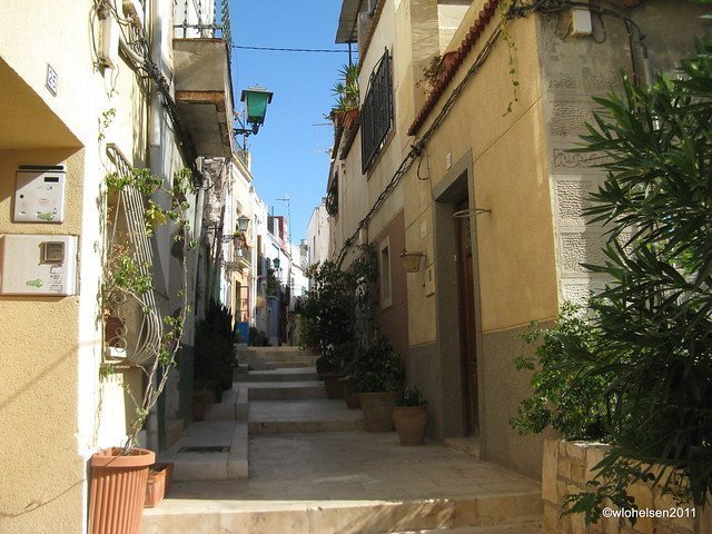 Hyggelig lille gade i Alicantes gamle bydel - fotograferet af William Helsen