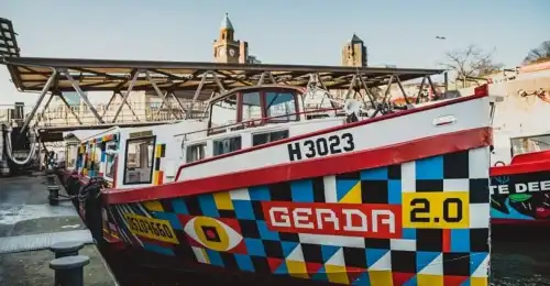 Havnerundfart i Hamborg med mulighed for engelsk audio-guide