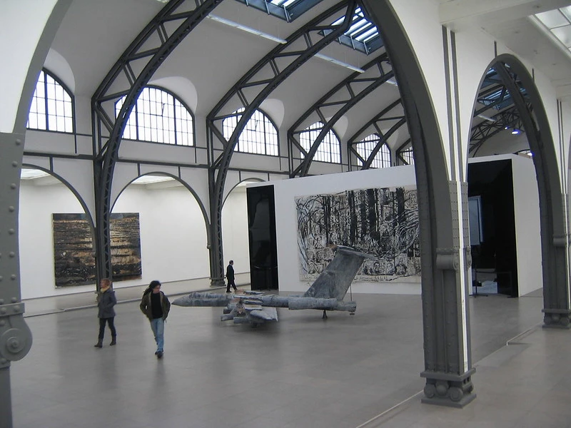 Hamburger Bahnhof er et kunstmuseum i en pragtfuld bygning