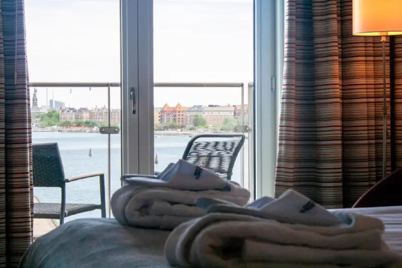 Forkæl dig selv med et ophold på lækkert hotel på Kalvebod Brygge centralt i København