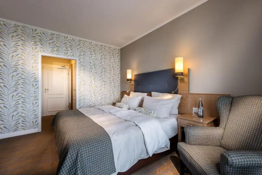 Hotel Wassersleben er et klassisk hotel nær grænsen med udsigt over Flensborg Fjord