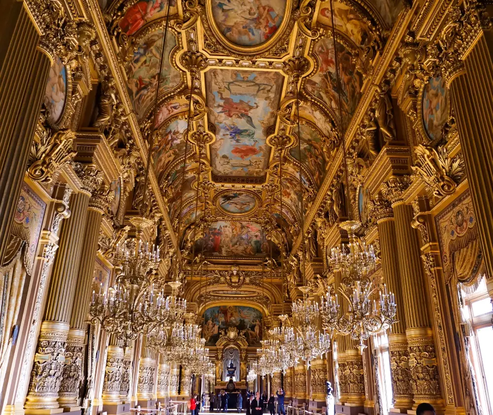 Palais Garnier er det overdådige operahus i Paris