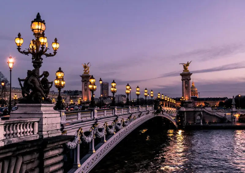 Gå en romantisk tur langs Seinen i Paris