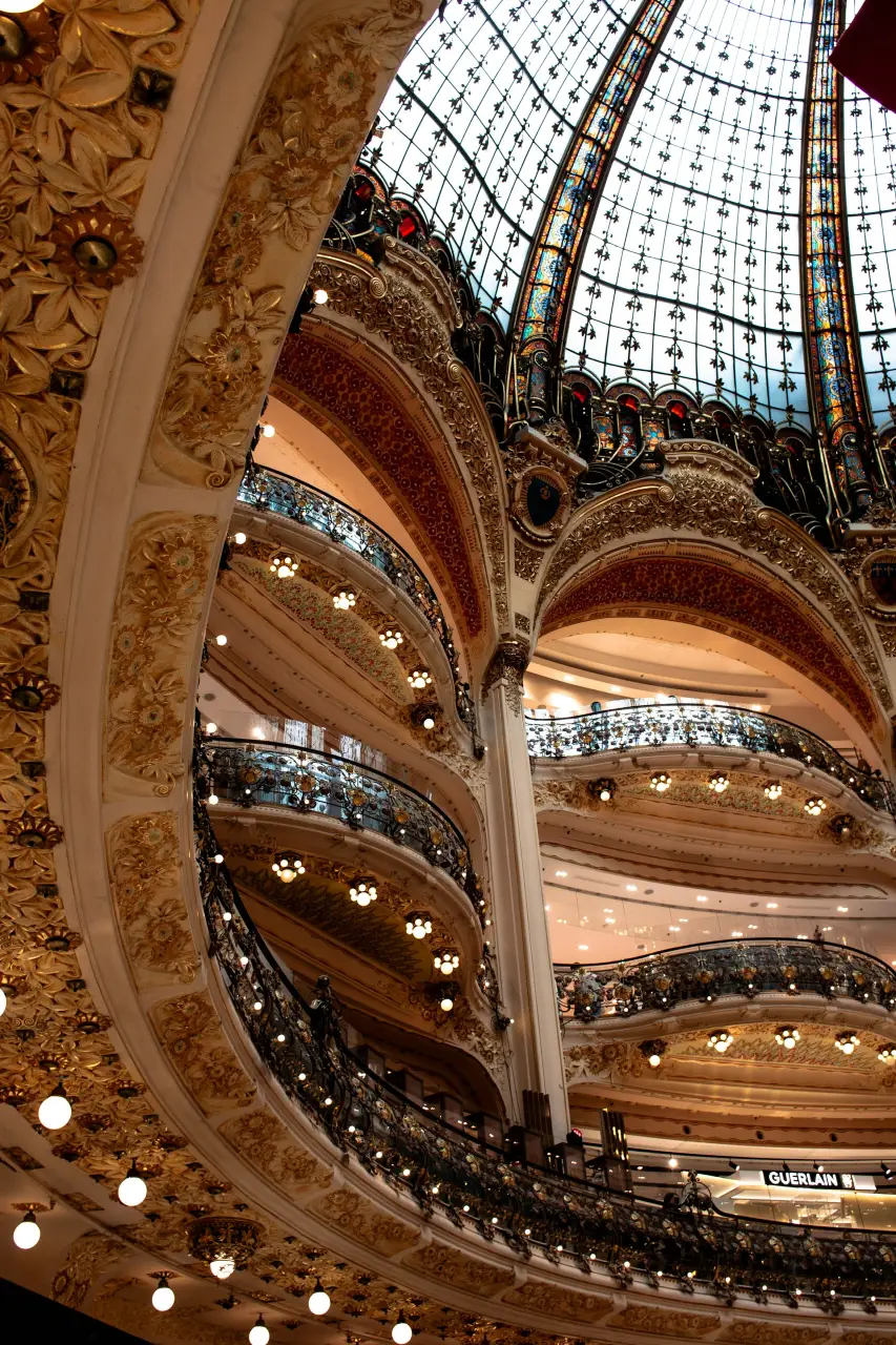 Galeries Lafayette er en kæde af stormagasiner